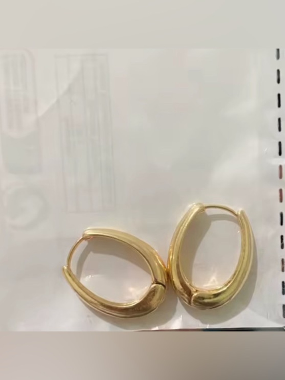 NWT - Gold Chunky Hoop Earrings - Women Jewelry - Picture 5 of 5